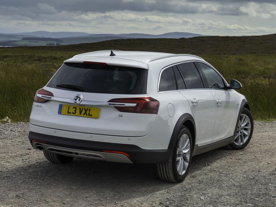  Vauxhall Insignia Country Tourer 2013 года  (фото 16 из 28)